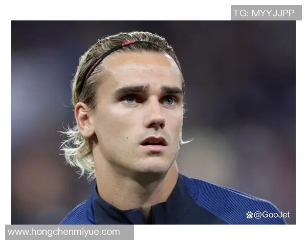 法国足球明星帅气风采与场上表现的完美结合解析